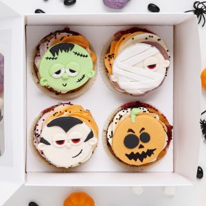 Halloween cupcake with flat decoration