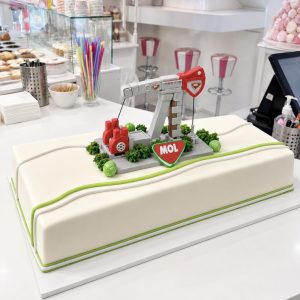 MOL céges torta